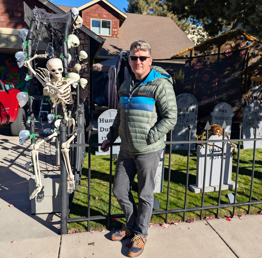 Local Couple Transforms Yard Into a Spooky, Haunted Attraction Each Halloween  